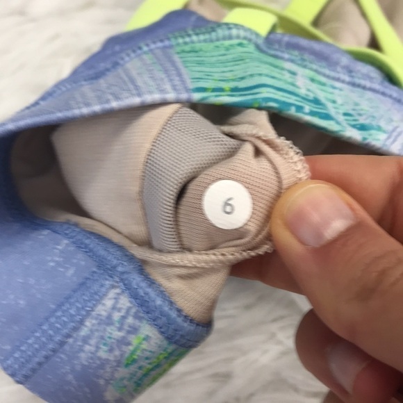 Lululemon Energy Bra Wind Chill White Lullaby - Picture 6 of 6